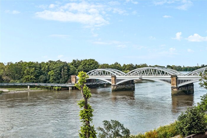 2 Bedroom Flat For Sale In The Terrace, London, SW13
