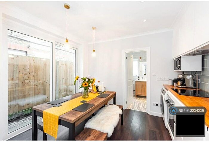 1 Bedroom Flat To Rent In Coppermill Lane, London, E17