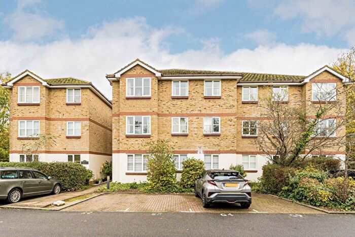 2 Bedroom Flat To Rent In Braddock Close, Isleworth, TW7