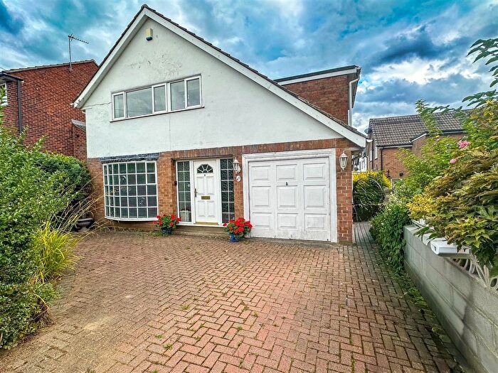 4 Bedroom Detached House For Sale In Layton Park Croft, Rawdon, Leeds, LS19