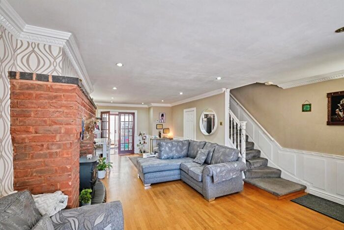 3 Bedroom Terraced House For Sale In Kings Road, Kingstanding, Birmingham, B44