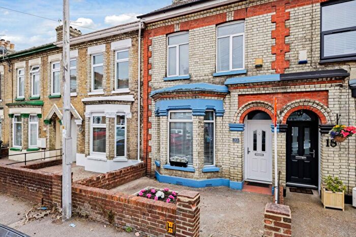 3 Bedroom Terraced House For Sale In Buckland Avenue, Dover, CT16