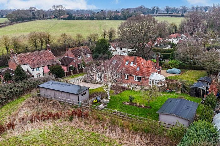 4 Bedroom Chalet For Sale In Chapel Loke, Salhouse, Norwich, NR13