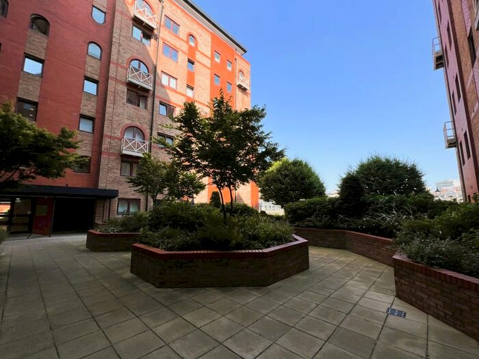 2 Bedroom Flat To Rent In Sailmakers Court, William Morris Way, London, SW6