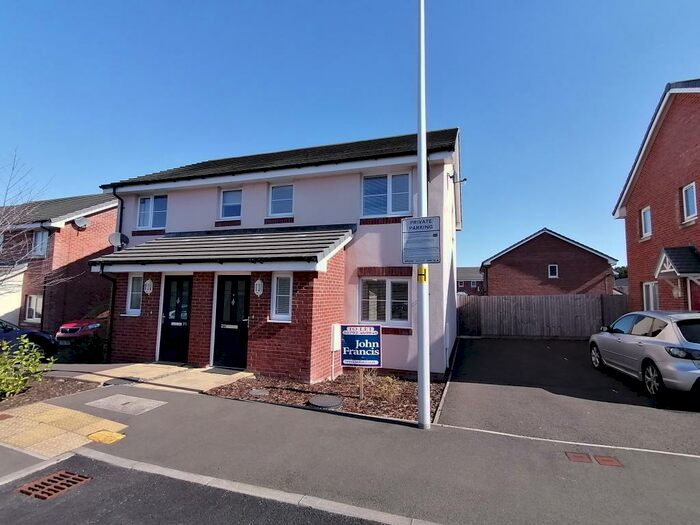 3 Bedroom Semi-Detached House To Rent In Morris Drive, Copper Quarter, SA1