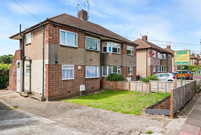 2 Bedroom Maisonette For Sale In Maylands Drive, Sidcup, DA14
