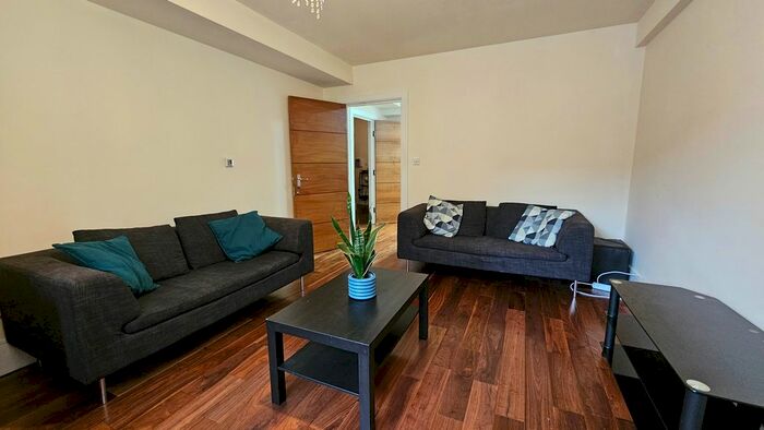 1 Bedroom Flat To Rent In Shoot Up Hill, Kilburn, NW2