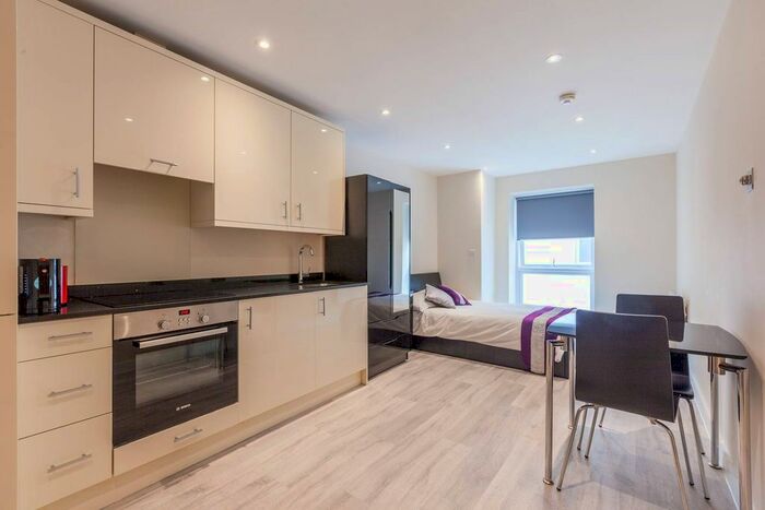 Studio To Rent In Brixton Road, Brixton, London, SW9