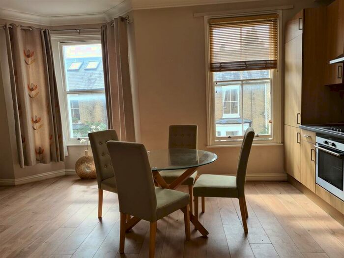 1 Bedroom Flat To Rent In Flat, - Norwich Street, Cambridge, CB2