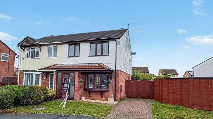 3 Bedroom Semi-Detached House For Sale In Chedworth Road, Glebe Park, Lincoln, LN2