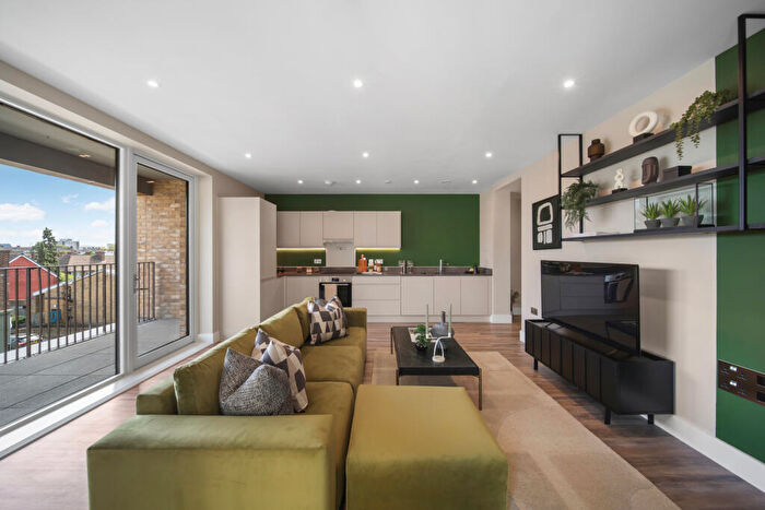 3 Bedroom Apartment For Sale In Makers Yard, Canning Town, Newham, London, E16