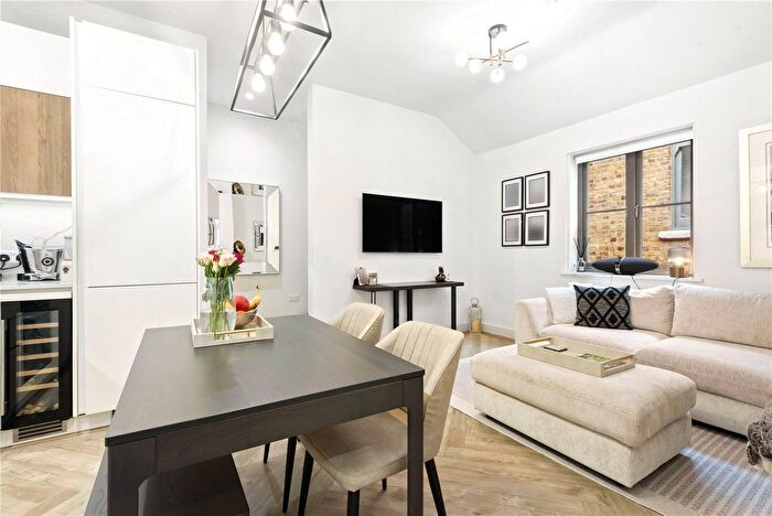1 Bedroom Flat To Rent In Holt Gardens, London, SW17