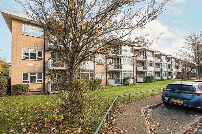 3 Bedroom Flat To Rent In Smithwood Close, London, SW19