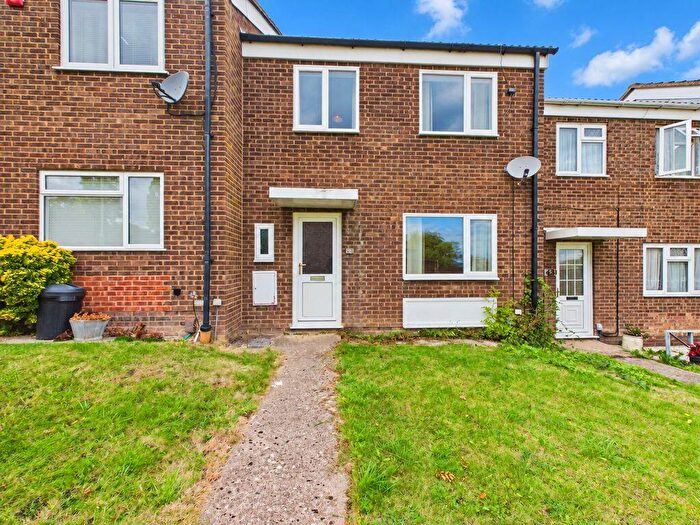 3 Bedroom Terraced House For Sale In Campion Close, Gloucester, GL4