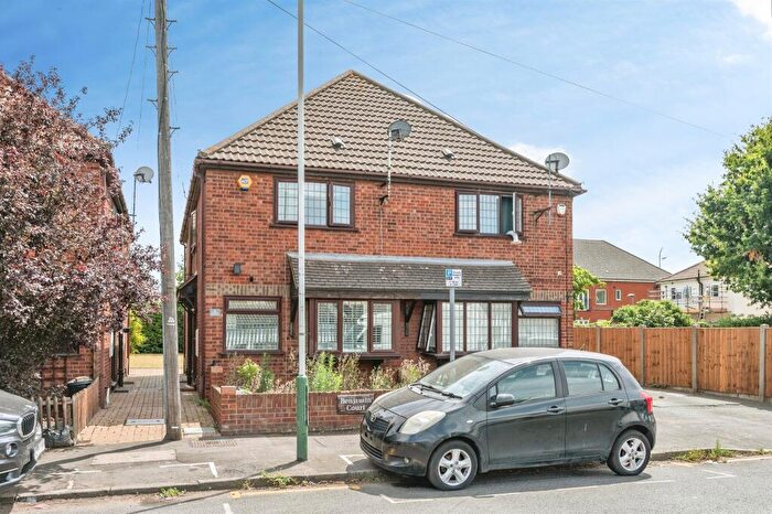 1 Bedroom House For Sale In Betterton Road, Rainham, RM13