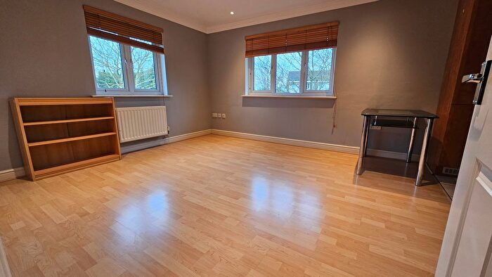 1 Bedroom Flat To Rent In Dolphin Road, Northolt, UB5