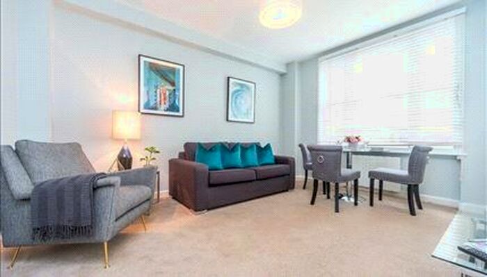 1 Bedroom Flat To Rent In Hill Street, London, W1J