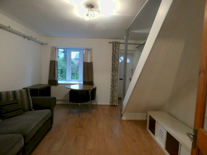 2 Bedroom End Of Terrace House To Rent In Windmill Court, Spital Tongues, NE2
