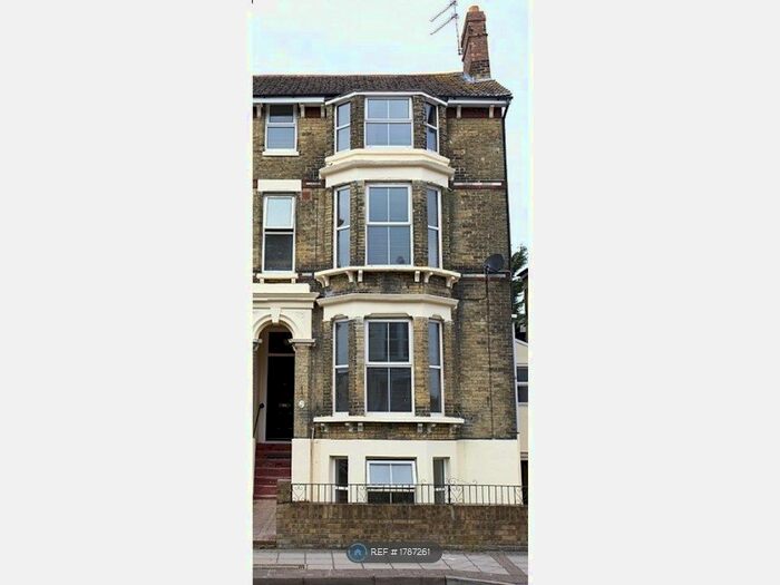 2 Bedroom Flat To Rent In Victoria Road North, Southsea, PO5