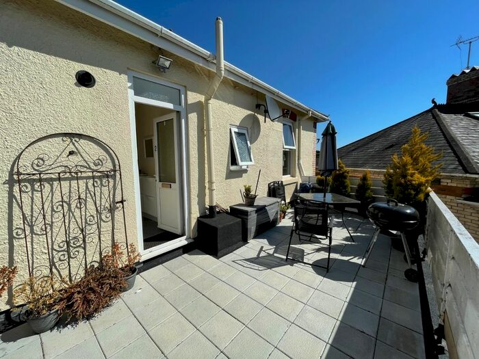 3 Bedroom Flat To Rent In Torquay Road, Newton Abbot, Devon, TQ12