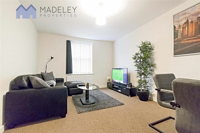 1 Bedroom Flat To Rent In Romliy Court, St Albans Rd, Barnet, EN5