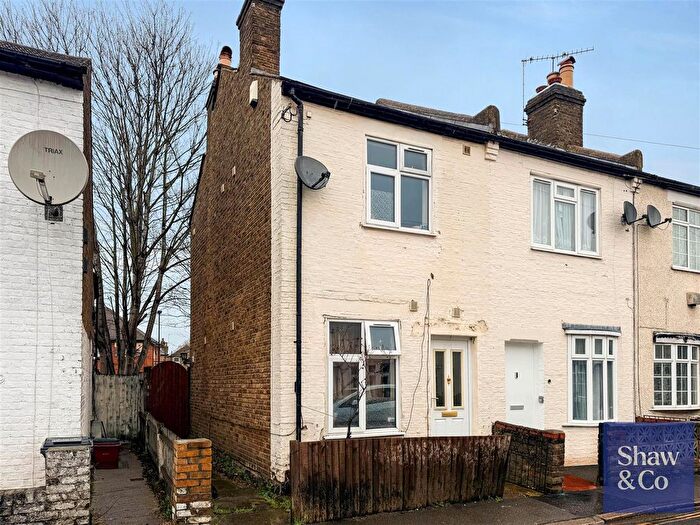 2 Bedroom Terraced House For Sale In Albion Road, Hounslow, TW3