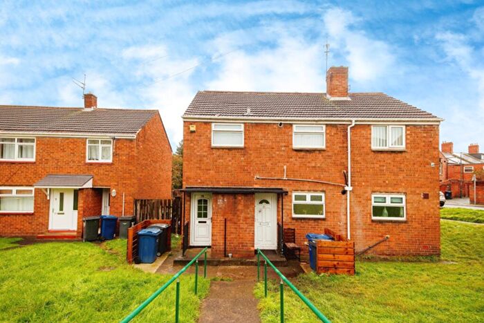 2 Bedroom Flat For Sale In Ravensworth Terrace, South Shields, Tyne And Wear, NE33
