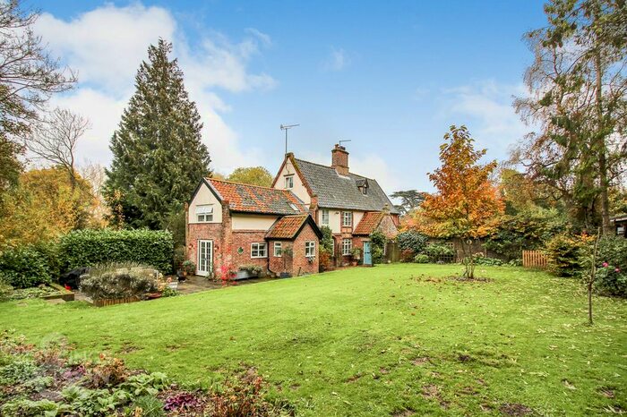 4 Bedroom Cottage For Sale In Church Lane, Thwaite, Bungay NR35