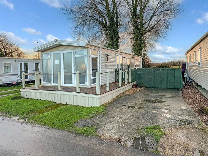 2 Bedroom Mobile Home For Sale In Orchard Caravan Park, Chichester Road, Bognor Regis, PO21