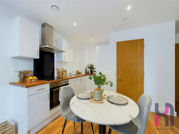 1 Bedroom Flat To Rent In Manchester Waters, Pomona Strand, Old Trafford, M16