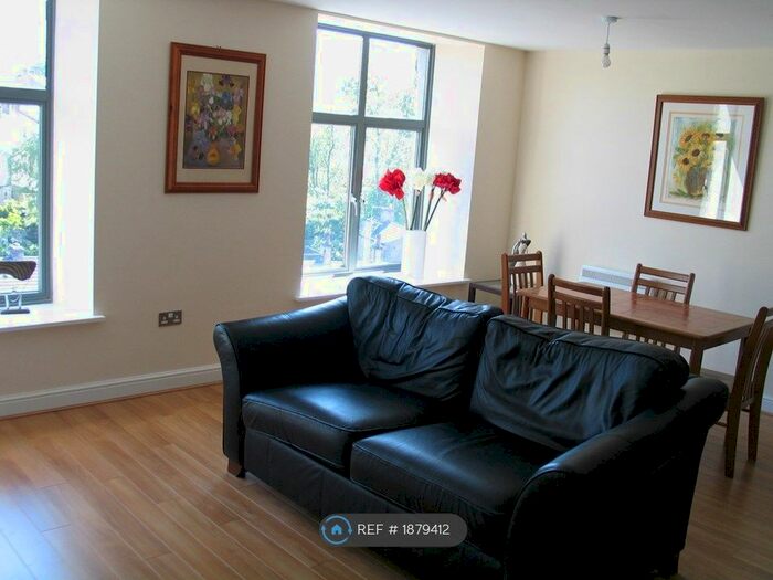 2 Bedroom Flat To Rent In Wren Nest Mill, Glossop, SK13