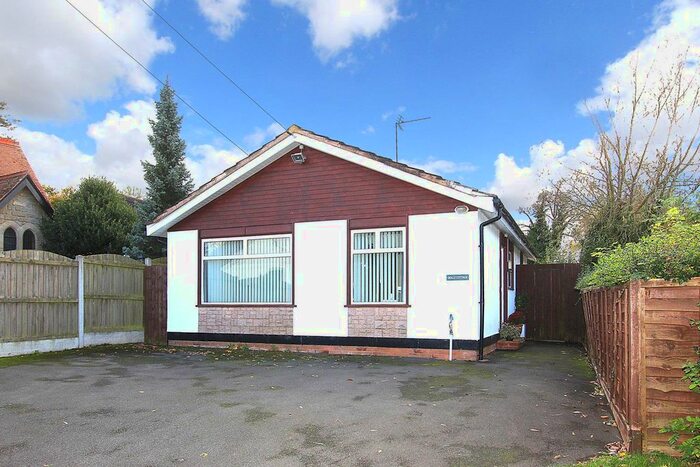 2 Bedroom Detached Bungalow To Rent In Springhill Lane, Lower Penn, Wolverhampton, WV4