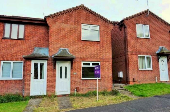 2 Bedroom Town House To Rent In Bishops Drive, Oakwood, Derby, DE21