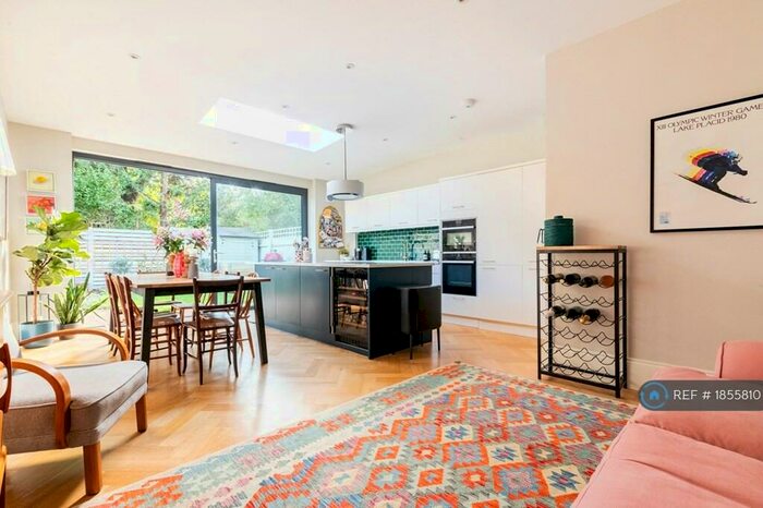 4 Bedroom Semi-Detached House To Rent In Tulsemere Road, London, SE27