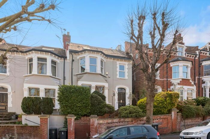 2 Bedroom Flat To Rent In Winchester Road, London, N6