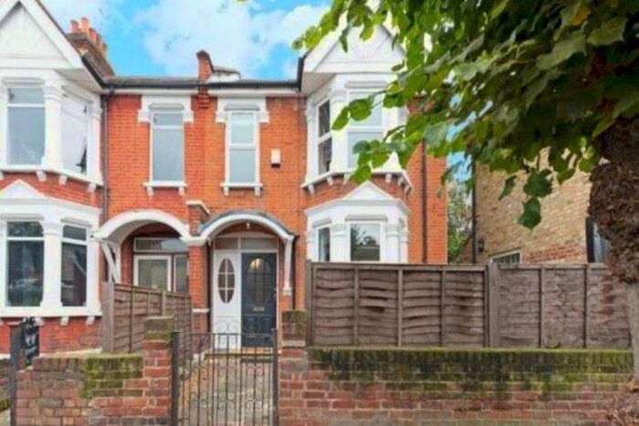 5 Bedroom Property To Rent In Kirkley Road, London, SW19