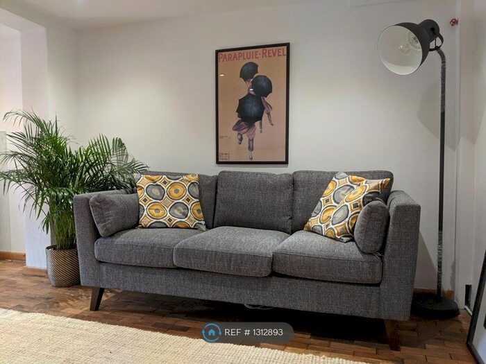 4 Bedroom Terraced House To Rent In Bath Buildings, Bristol BS6