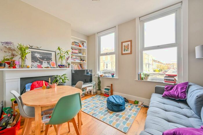 2 Bedroom Flat To Rent In Stroud Green Road, Stroud Green, London, N4