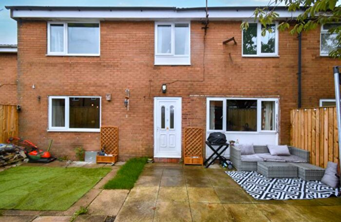 3 Bedroom Terraced House For Sale In Burnsall Road, Brighouse, West Yorkshire, HD6