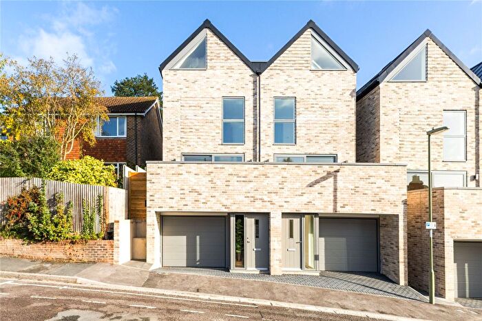 4 Bedroom Semi Detached House For Sale In Dell Road, Winchester, Hampshire, SO23