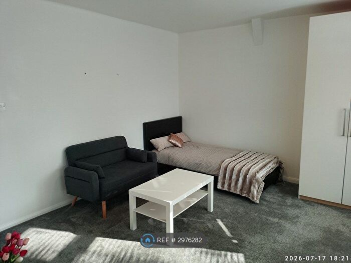 Studio To Rent In Headstone Lane, London, HA2