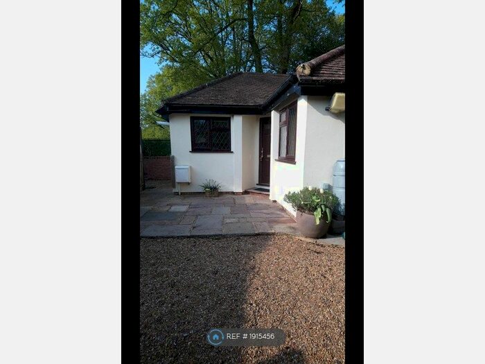 1 Bedroom Bungalow To Rent In Crest Hill, Guildford, GU5