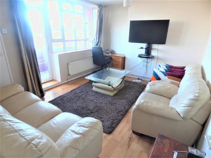 2 Bedroom Flat To Rent In Cass House, Harrowgate Road, London, E9