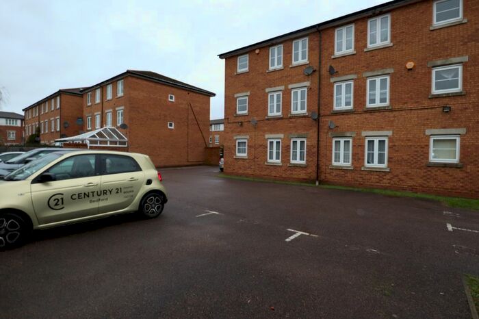 2 Bedroom Flat To Rent In Acorn Way, Bedford, MK42