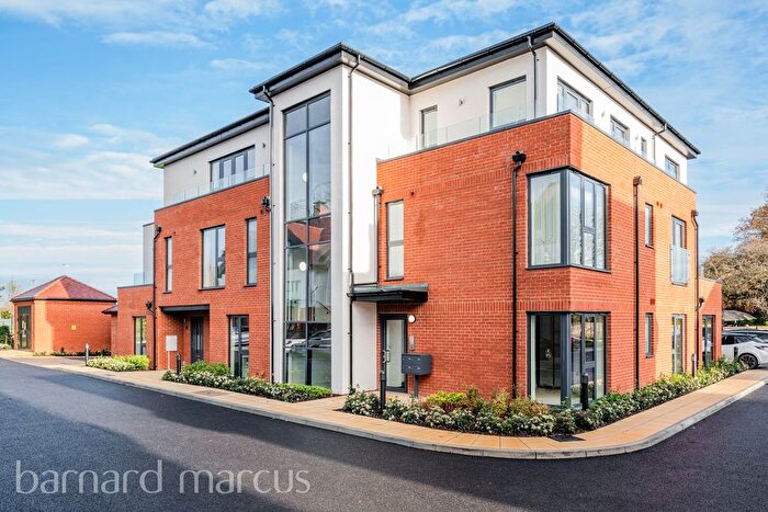 2 Bedroom Flat To Rent In Lambert Place, Thames Ditton, KT7