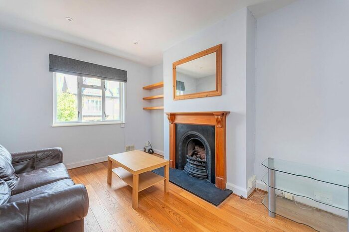 3 Bedroom Flat To Rent In Denmark Road, West Ealing, London, W13