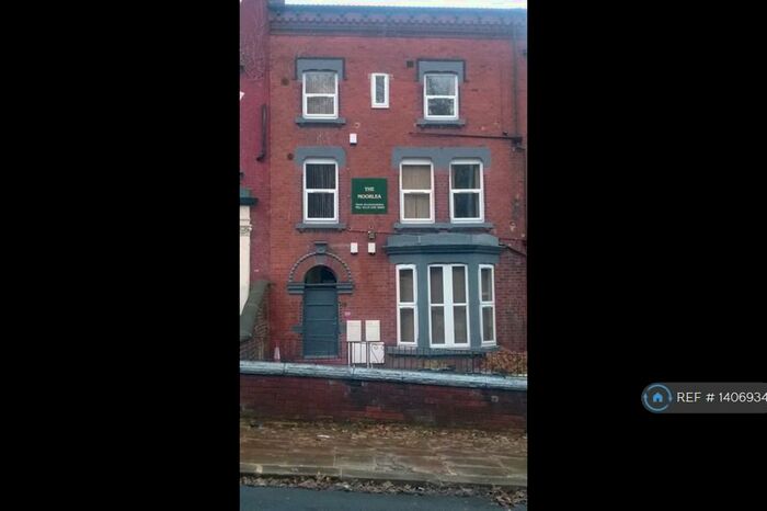 4 Bedroom Flat To Rent In Woodsley Road, Leeds, LS2