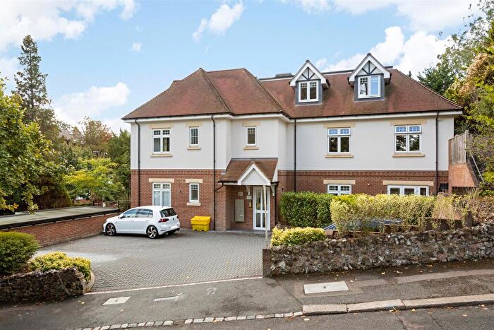2 Bedroom Apartment For Sale In Woodcote Valley Road, Purley, CR8