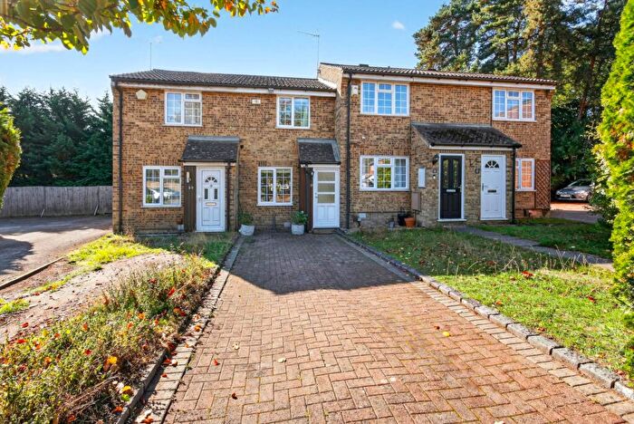 2 Bedroom Terraced House For Sale In Crofton Close, Bracknell, RG12
