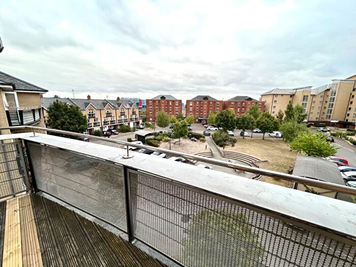 2 Bedroom Apartment To Rent In Adventurers Quay, Cardiff, CF10